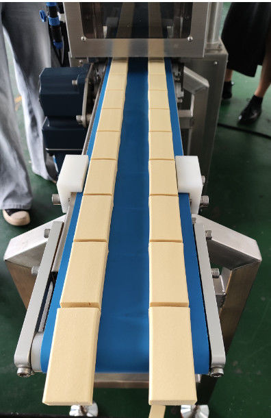 Latest company Solutions about Les clients vietnamiens ont apporté des matériaux à notre usine pour les essais de machines.
