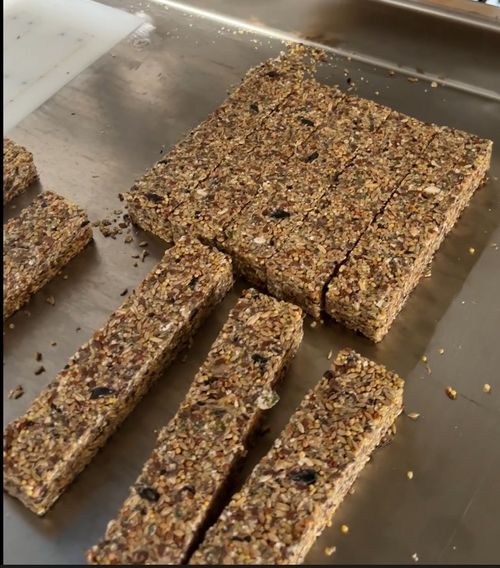 Comment la presse à aliments pour oiseaux de Papa Machine a aidé un amateur à transformer sa passion en entreprise rentable