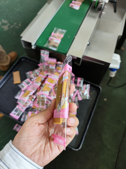 Derniers blogs de l'entreprise sur Le client russe met en œuvre avec succès notre ligne de production de barres de protéines de fruits à double couche